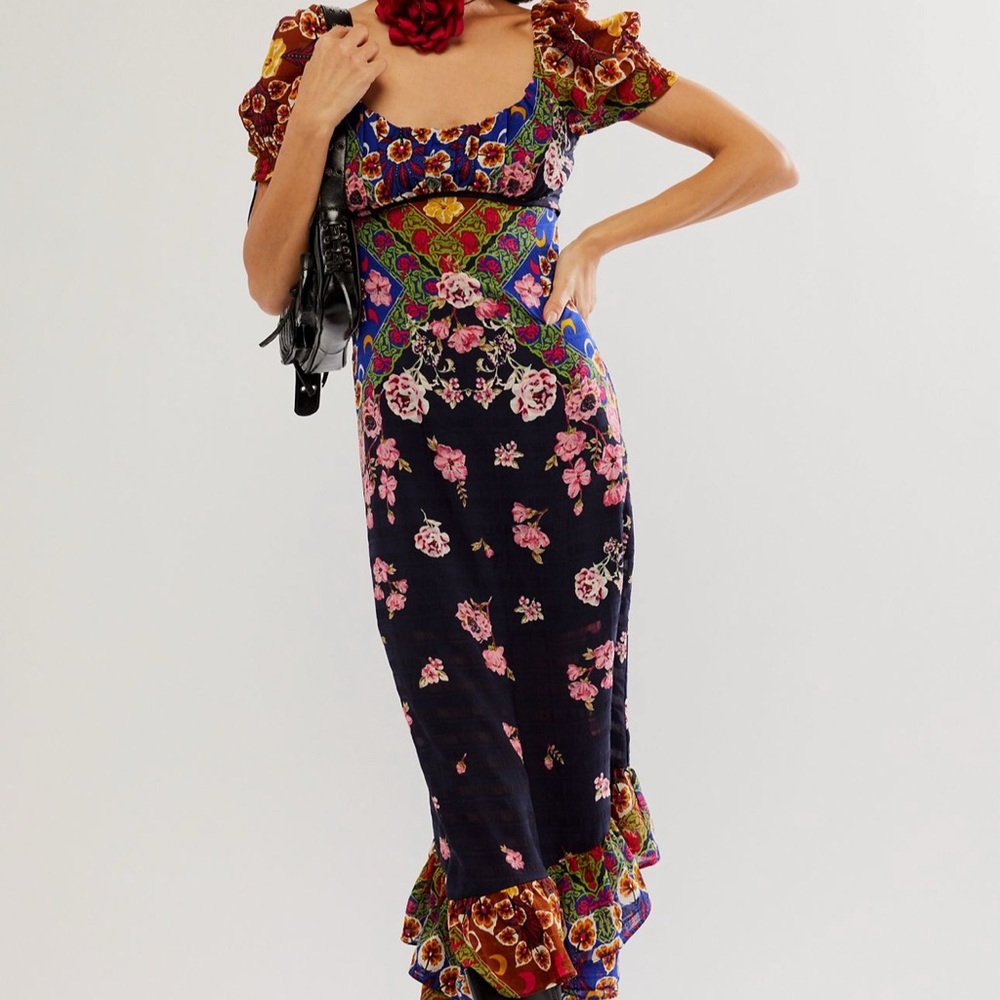 Free People Floral Midi / Maxi Dress with Puff Cap Sleeves Style: Busy Dreaming